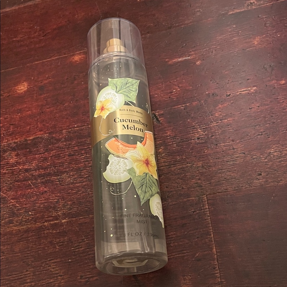 Bath & Body Works Cucumber Melon Mist - Green & Gold Accents